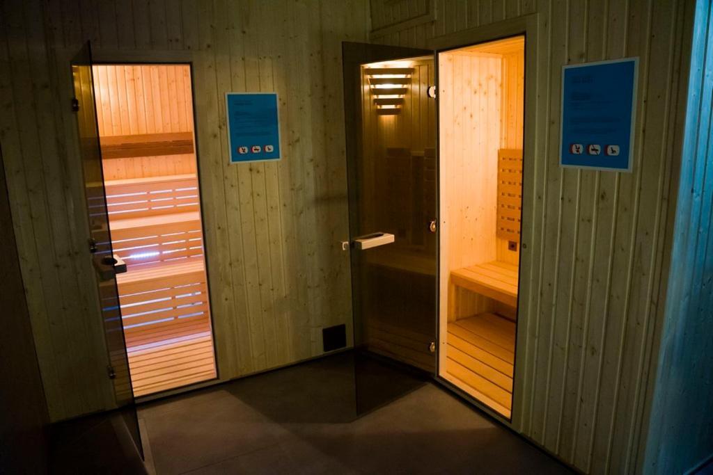 Wellness hotel Mestská plaváreň Trebisov Exterior foto